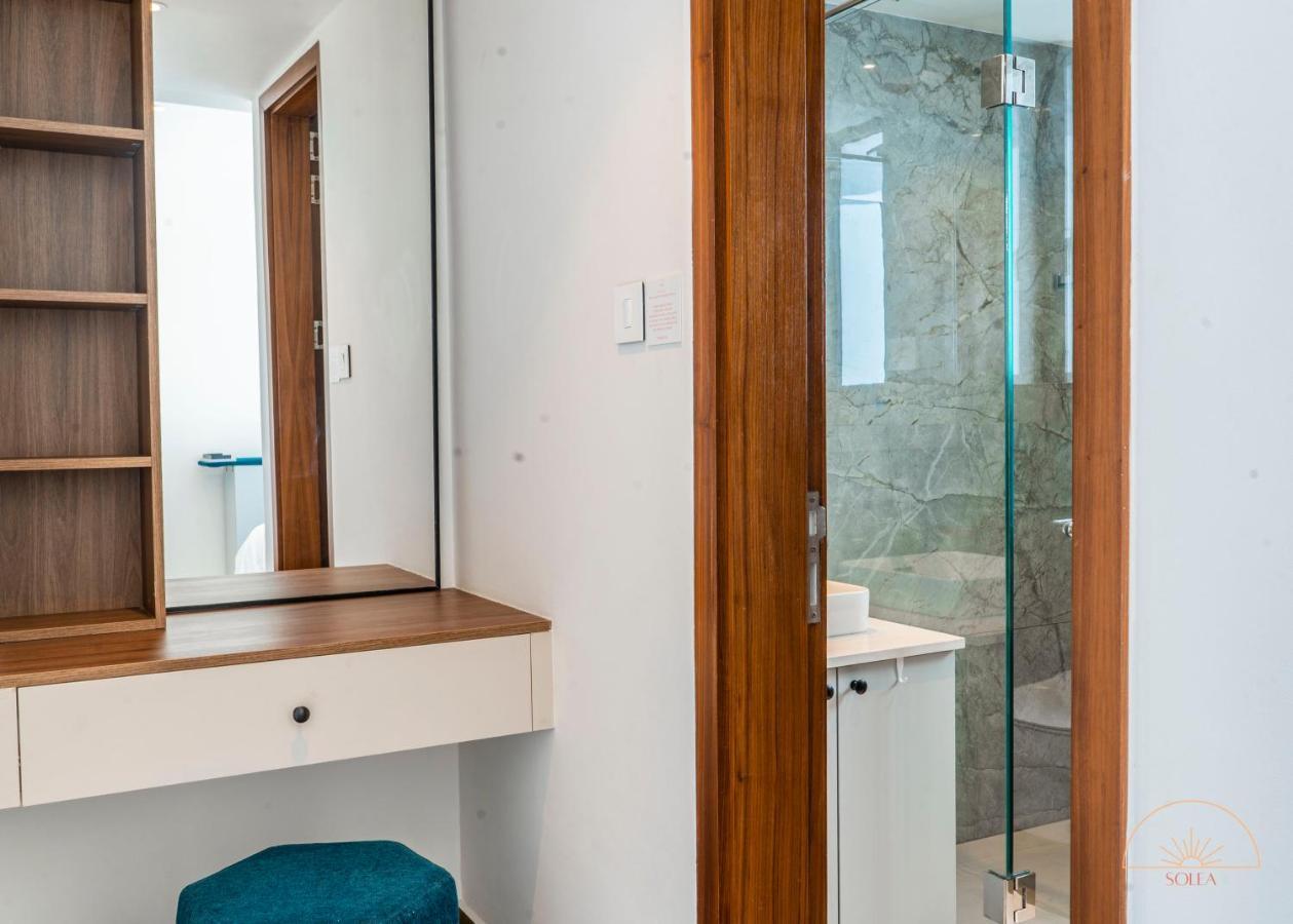 Solea 1 Bedroom Apartment - Central, Comfortable, Cozy, Balcony, Pool, Gym Accra Exterior photo