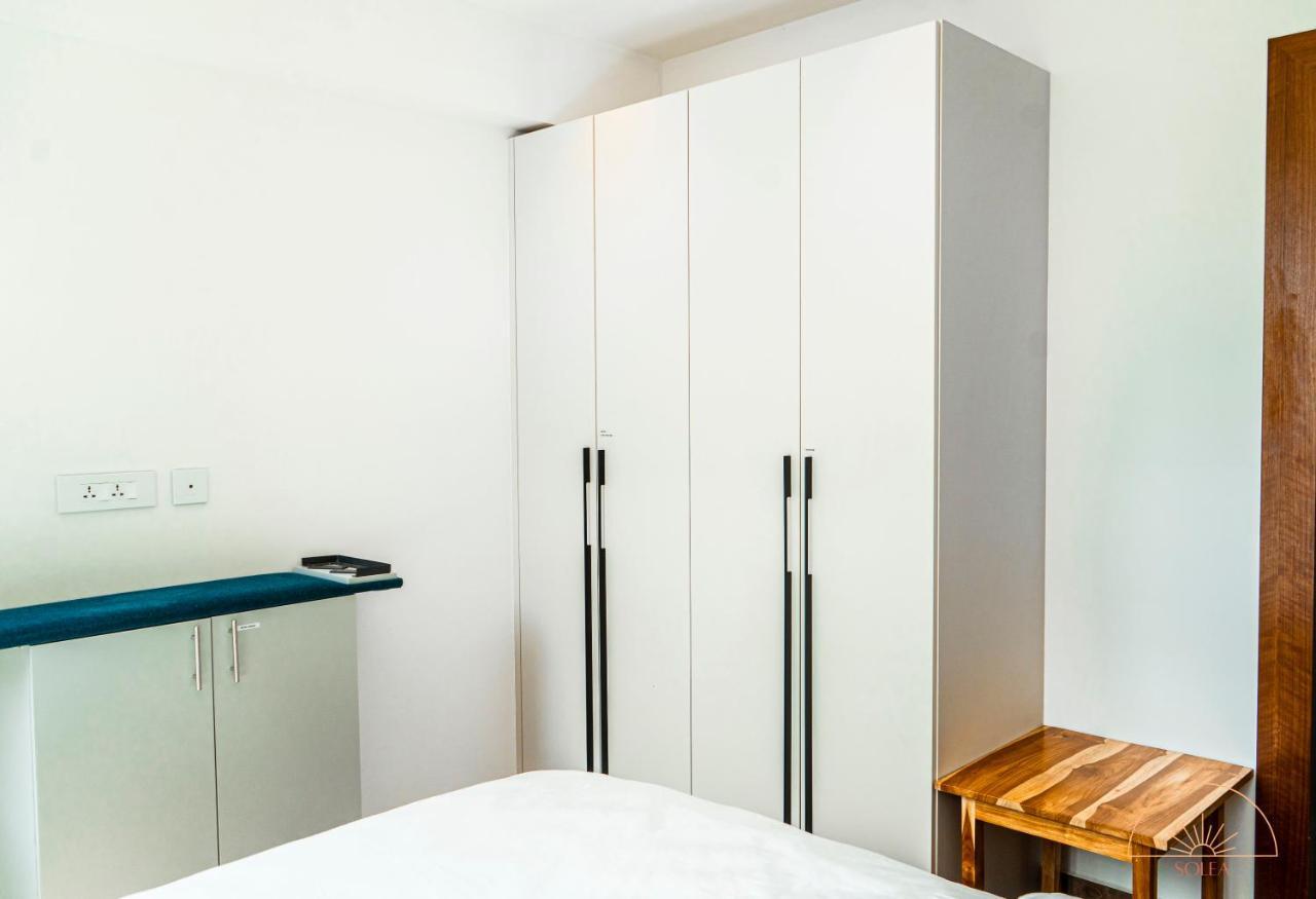 Solea 1 Bedroom Apartment - Central, Comfortable, Cozy, Balcony, Pool, Gym Accra Exterior photo